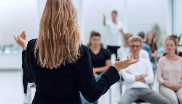 Formateurs et coachs : comment proposer vos services sans vous noyer dans l’administratif ?
